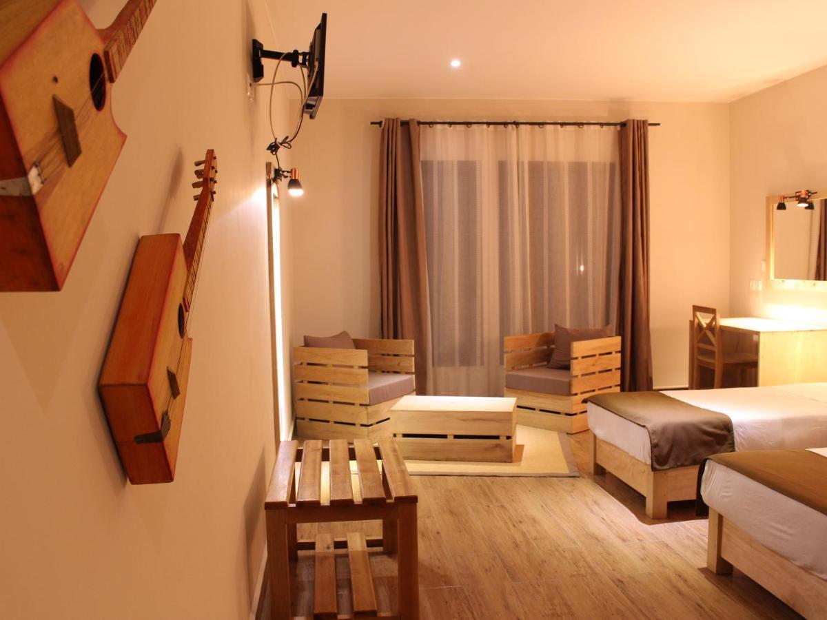 Hotel Restaurant Le Combava อันตานานารีโว ภายนอก รูปภาพ