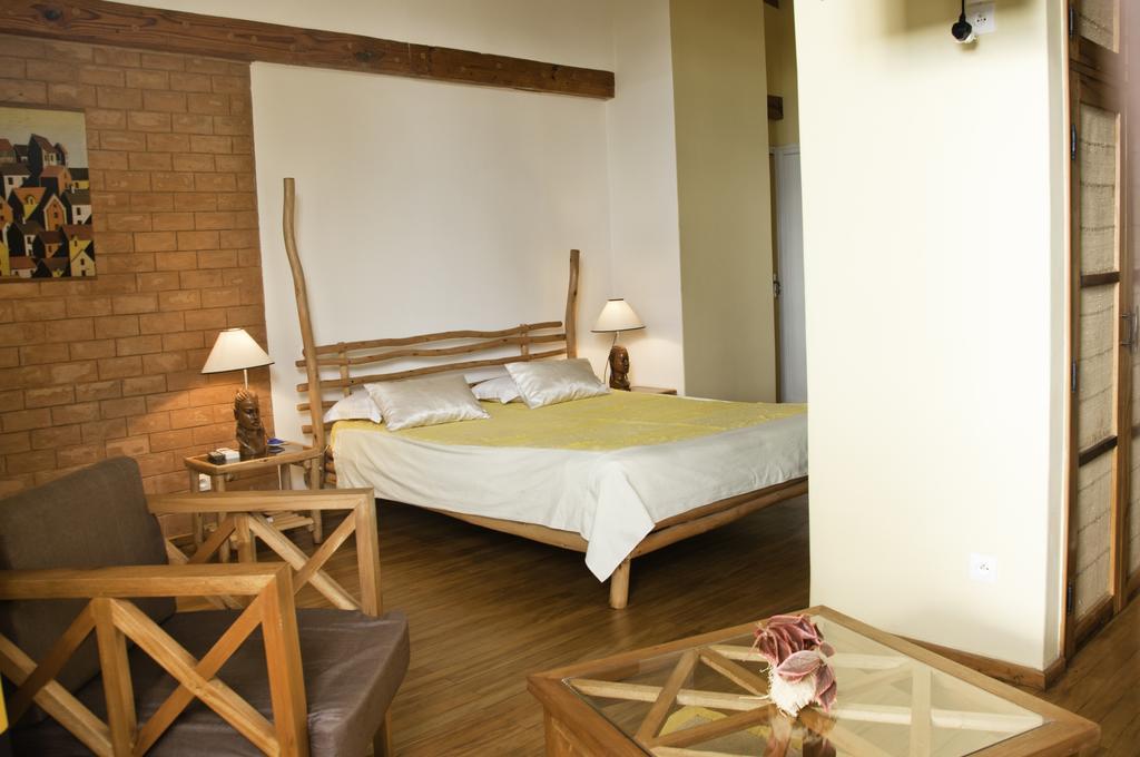 Hotel Restaurant Le Combava อันตานานารีโว ห้อง รูปภาพ