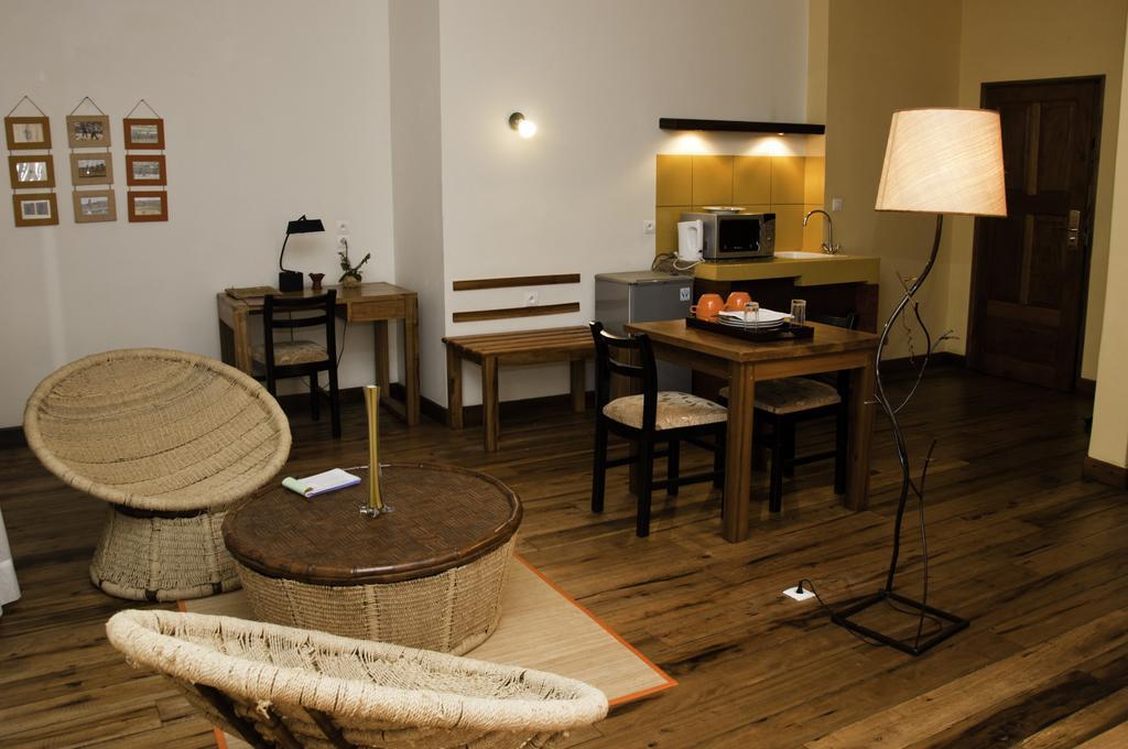 Hotel Restaurant Le Combava อันตานานารีโว ห้อง รูปภาพ