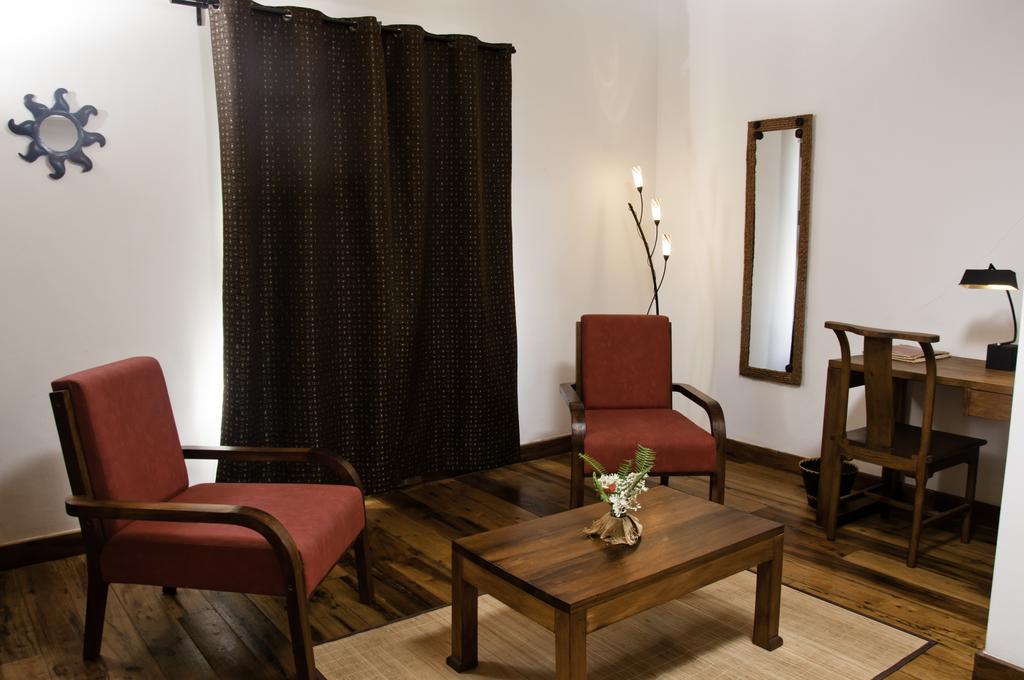 Hotel Restaurant Le Combava อันตานานารีโว ภายนอก รูปภาพ