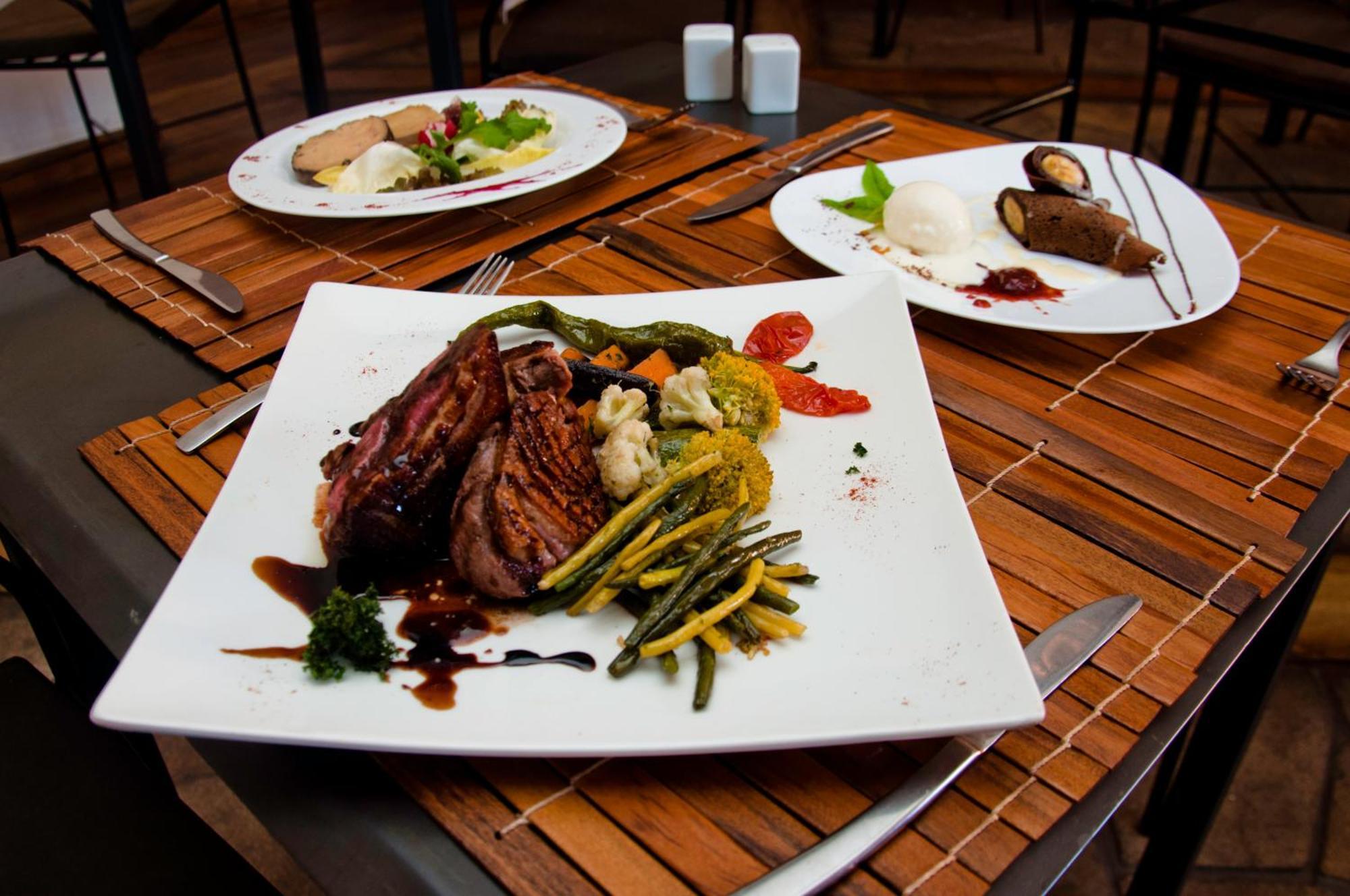 Hotel Restaurant Le Combava อันตานานารีโว ภายนอก รูปภาพ