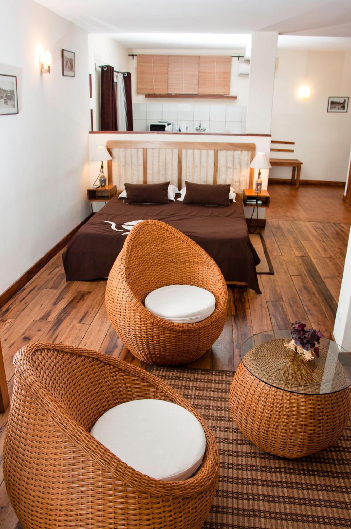 Hotel Restaurant Le Combava อันตานานารีโว ภายนอก รูปภาพ