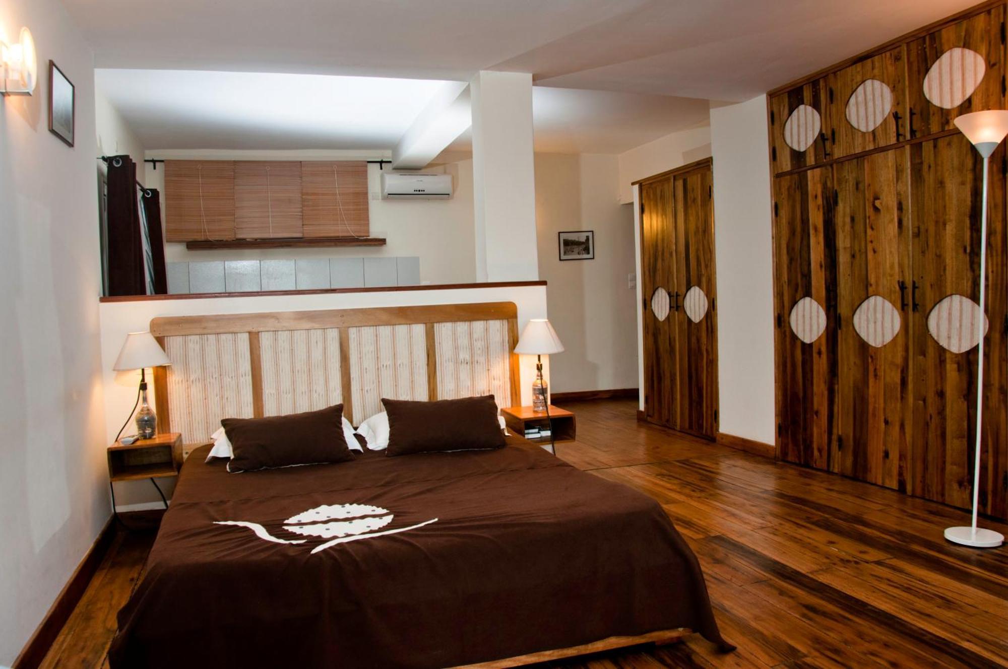 Hotel Restaurant Le Combava อันตานานารีโว ภายนอก รูปภาพ